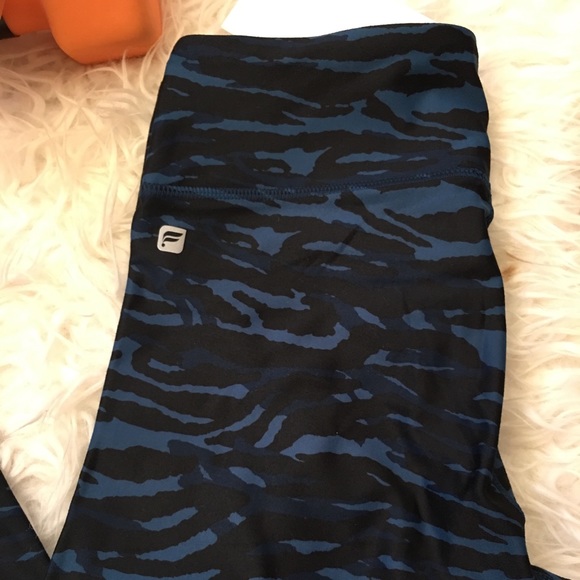 Fabletics Salar Leggings twilight tiger print XS - Picture 5 of 7